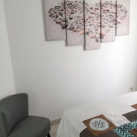 Rives Du Lez شقة